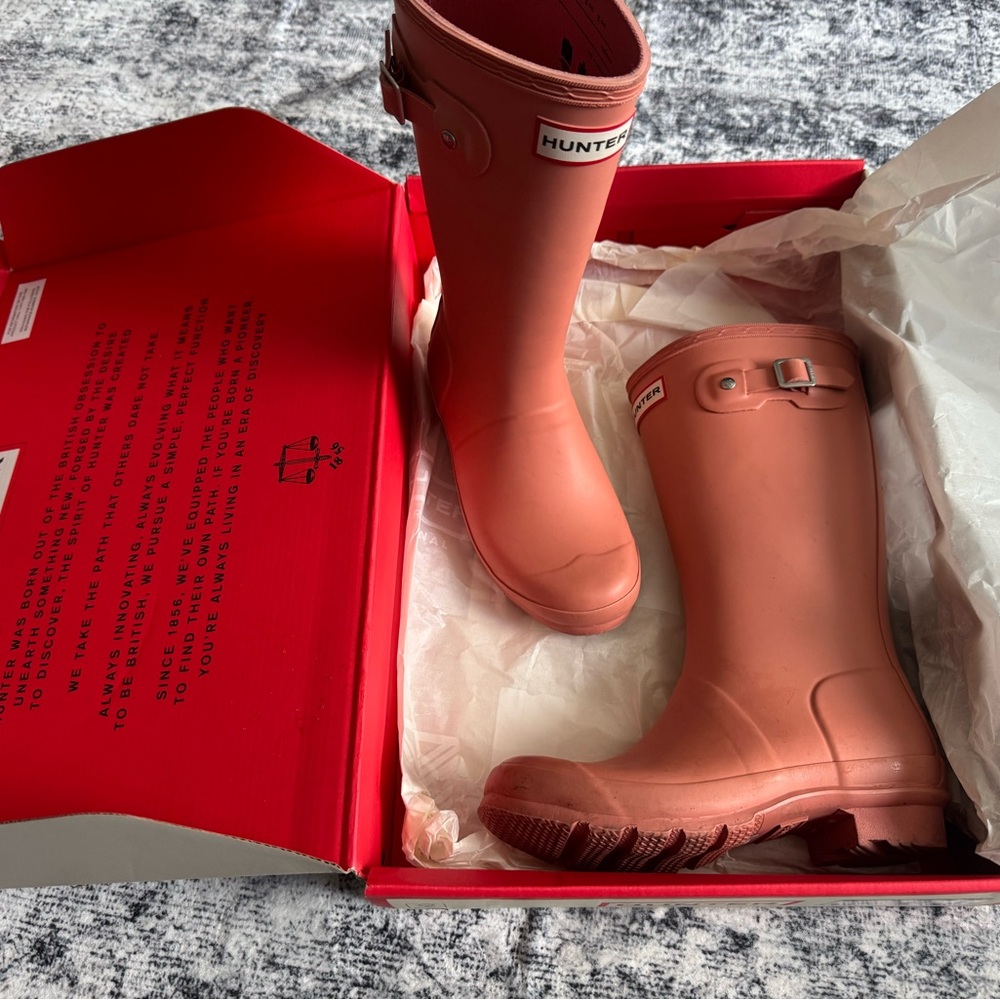 Hunter “Rough Pink” Rain Boots